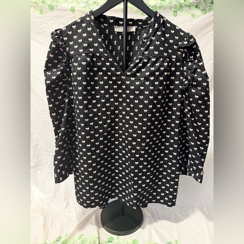 Black and White Patterned Women's Blouse
